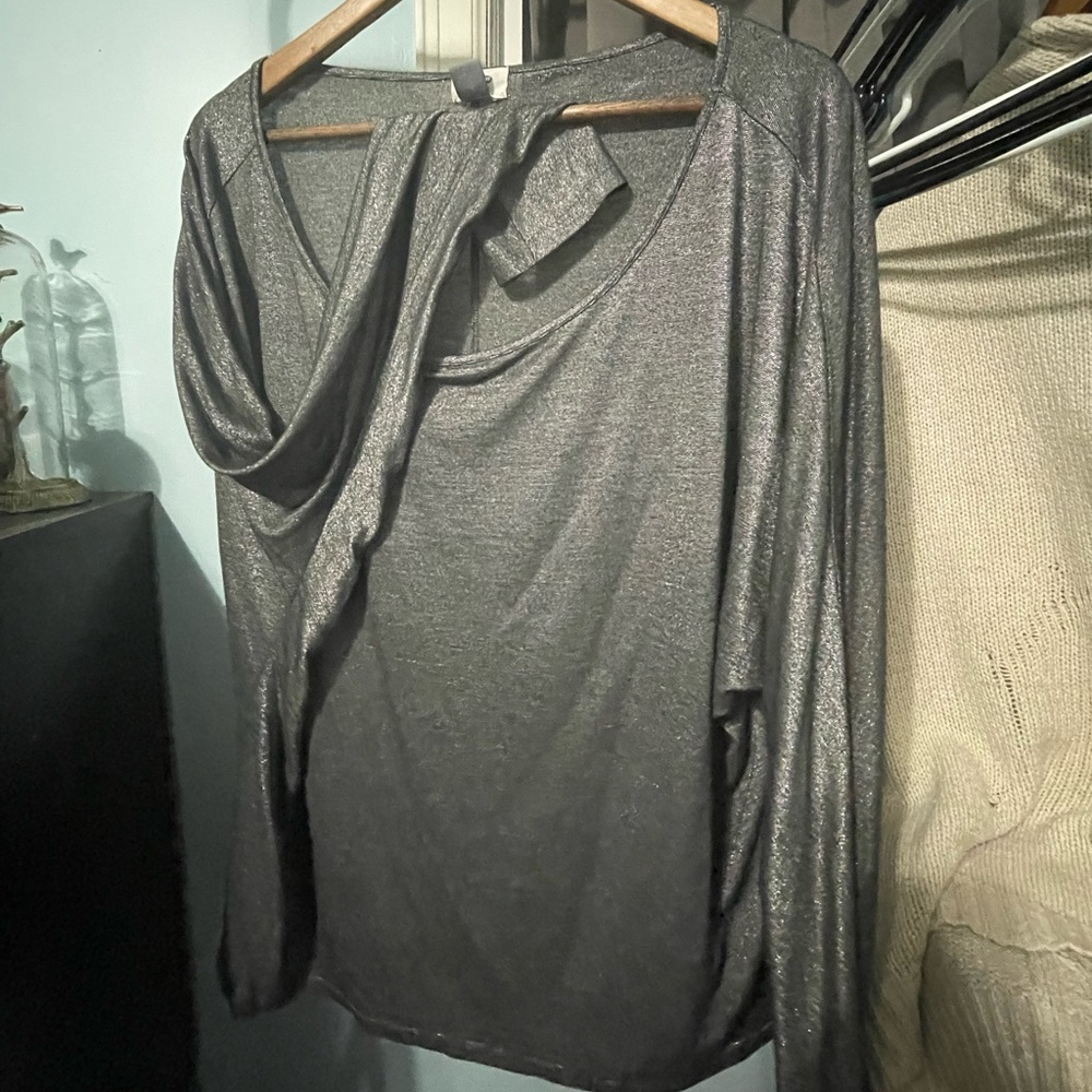 Shiny silver drop shoulder top